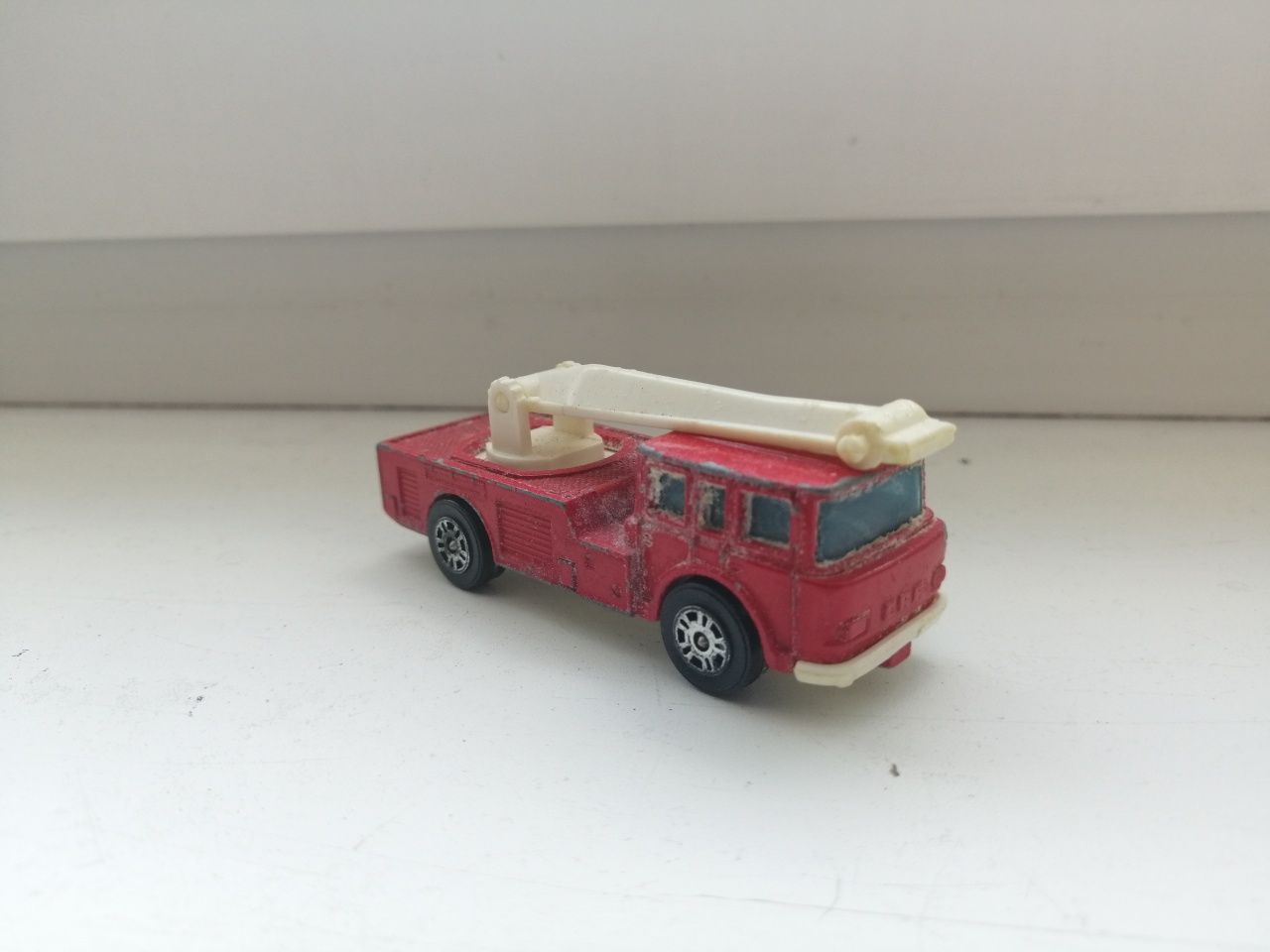 Simon Snorkel Fire Engine corgi