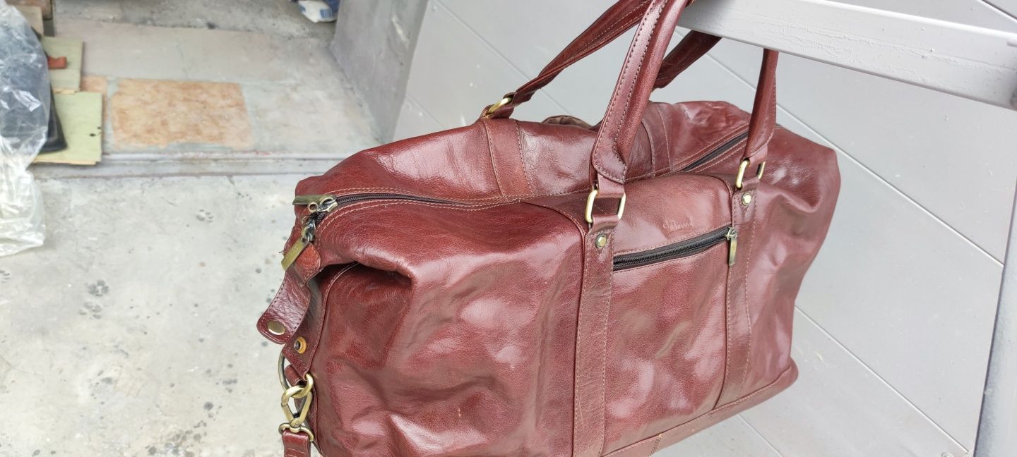 Продам кожаную итальянскую дорожную сумку