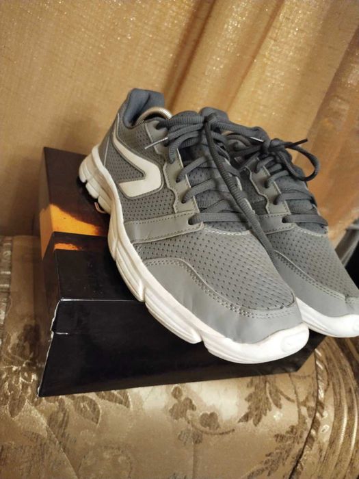 Оригінальні кросівки decathlon kalenji ekiden one man  43 р.