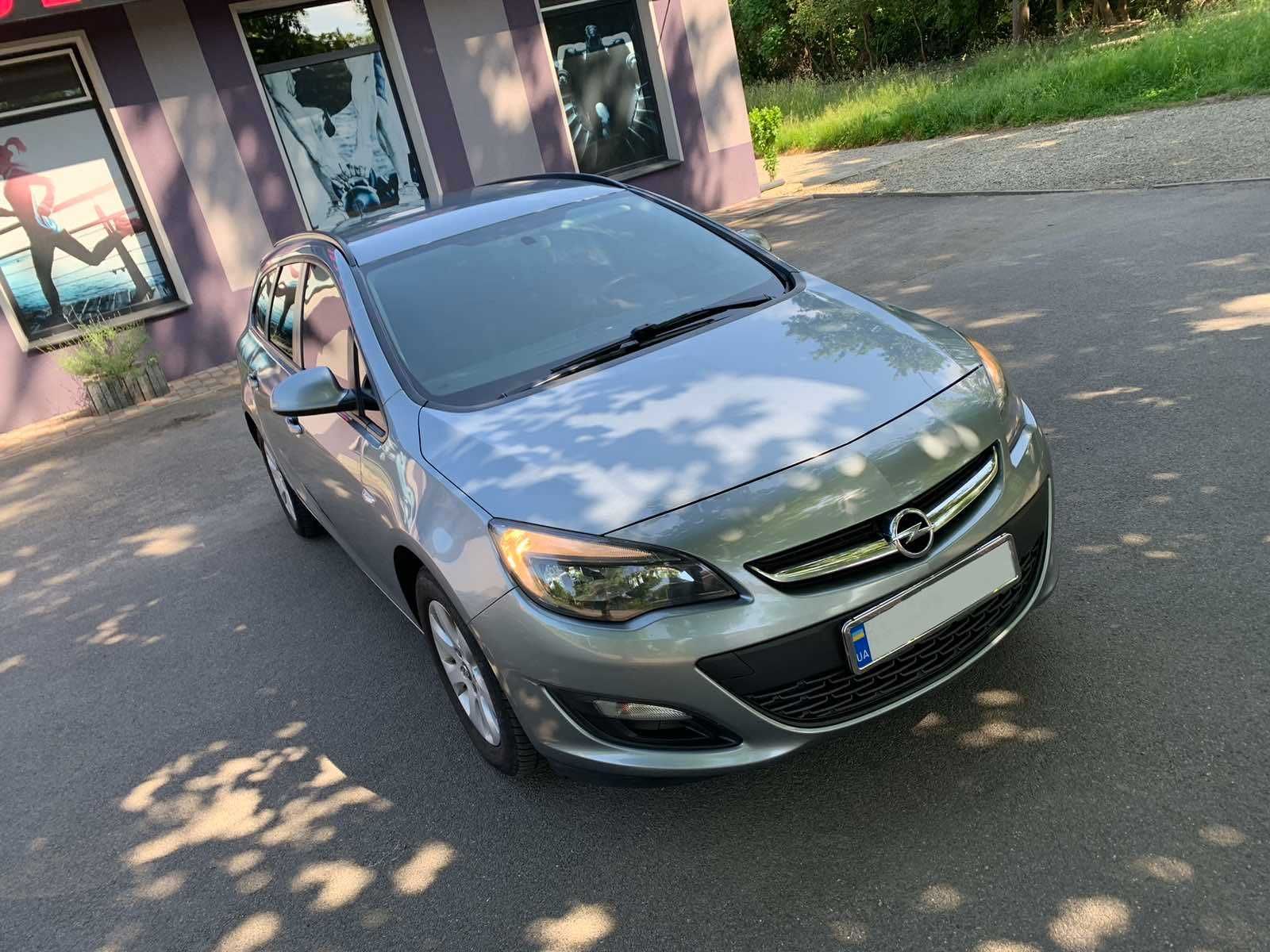 Opel Astra J 2015, 1.6 cdti