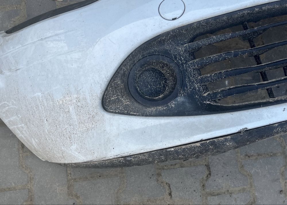 Zderzak przedni Renault Clio IV bialy