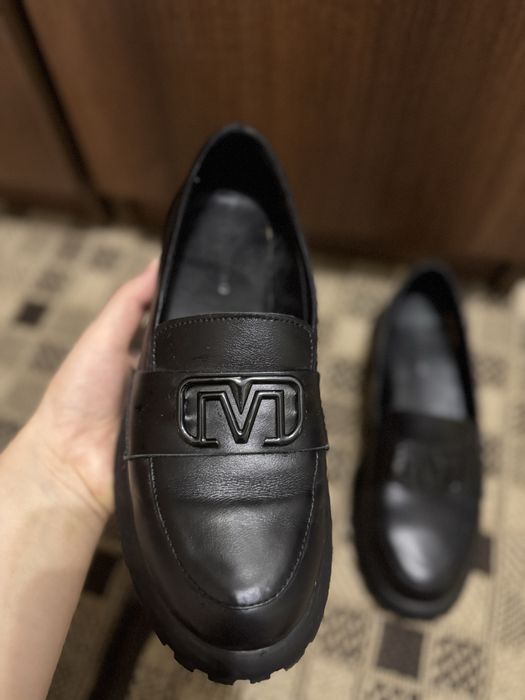 Туфлі жіночі чорні.