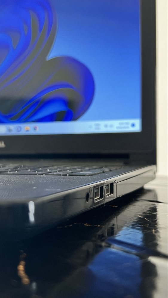 Portatil Dell i3