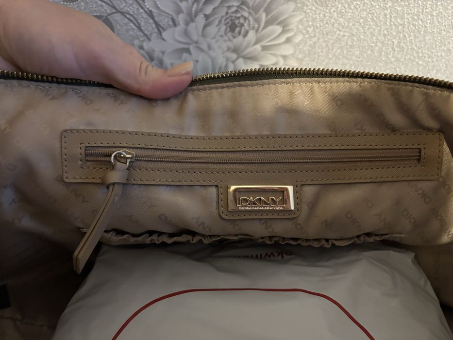 Сумка шкіряна DKNY