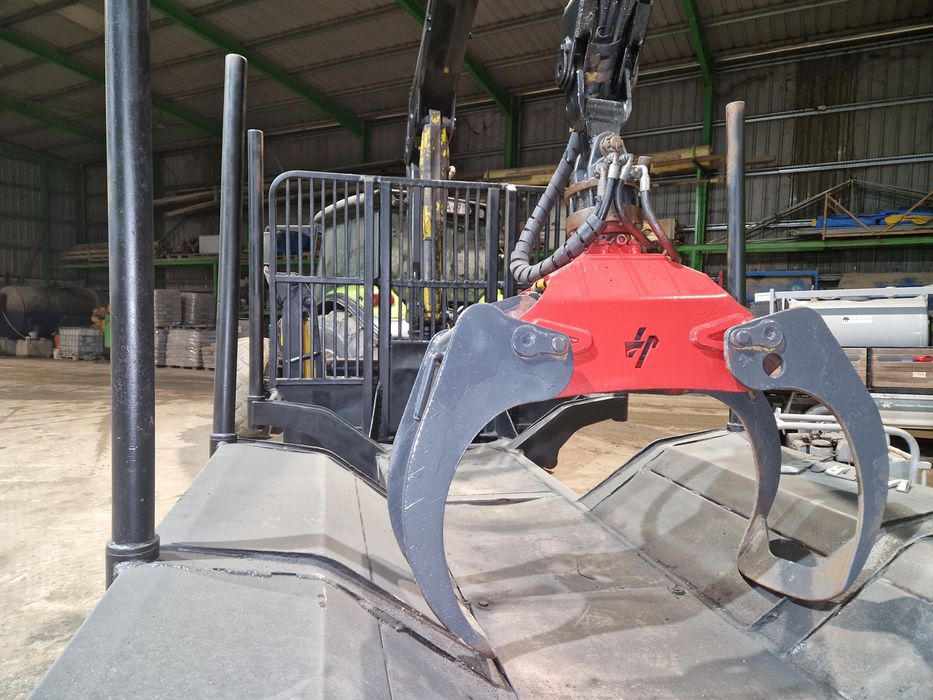 Trator florestal Valtra T130