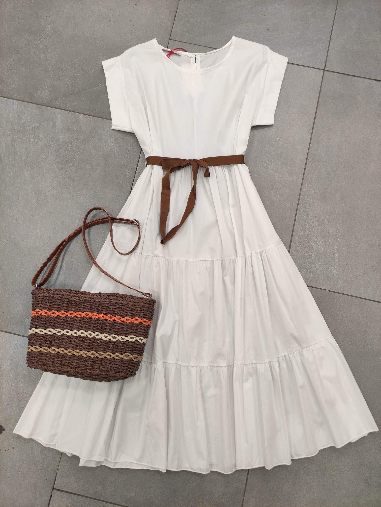 Sukienka z paskiem biała