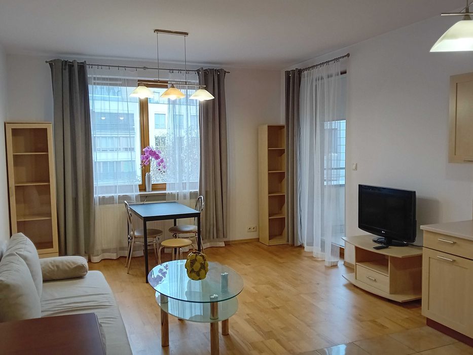 Komfortowe 2-pokojowe mieszkanie z garażem – ul. Obrzeżna, Mokotów