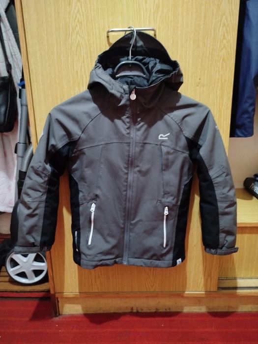 Демісезонна курточка на хлопчика 7-8  років