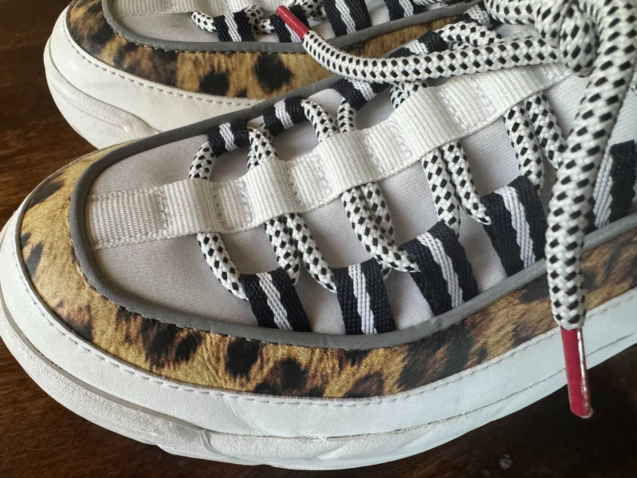 Piękne sneakersy Just Cavalli r.39 białe z panterką