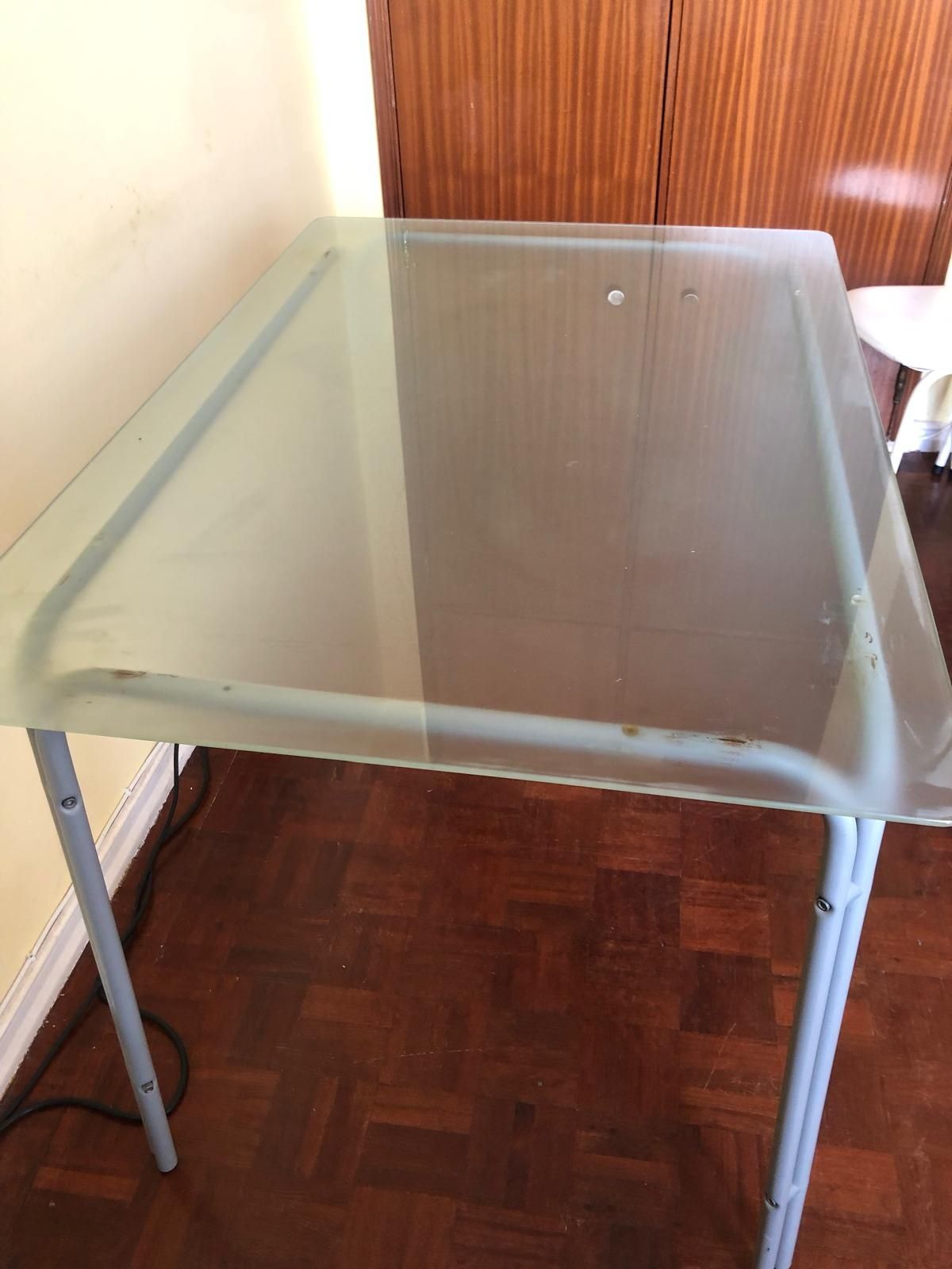 Vendo mesa de vidro