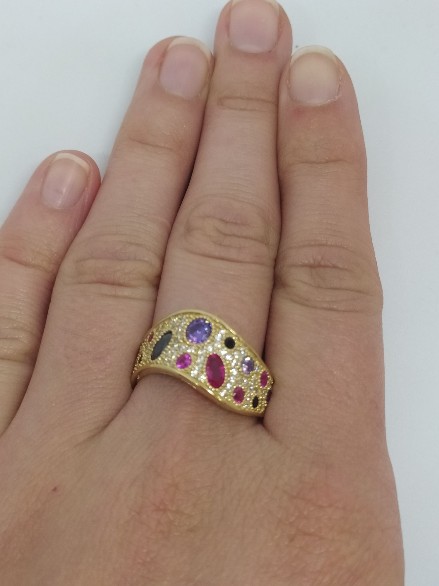 Piękny duży oryginalny złoty pierścionek z kolorowymi kamieniami złoto