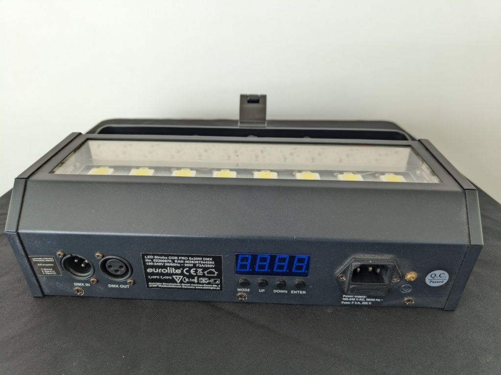 Set de 3 strobes eurolit LED DMX: 2 COB PRO White + 1 COB PRO RGB