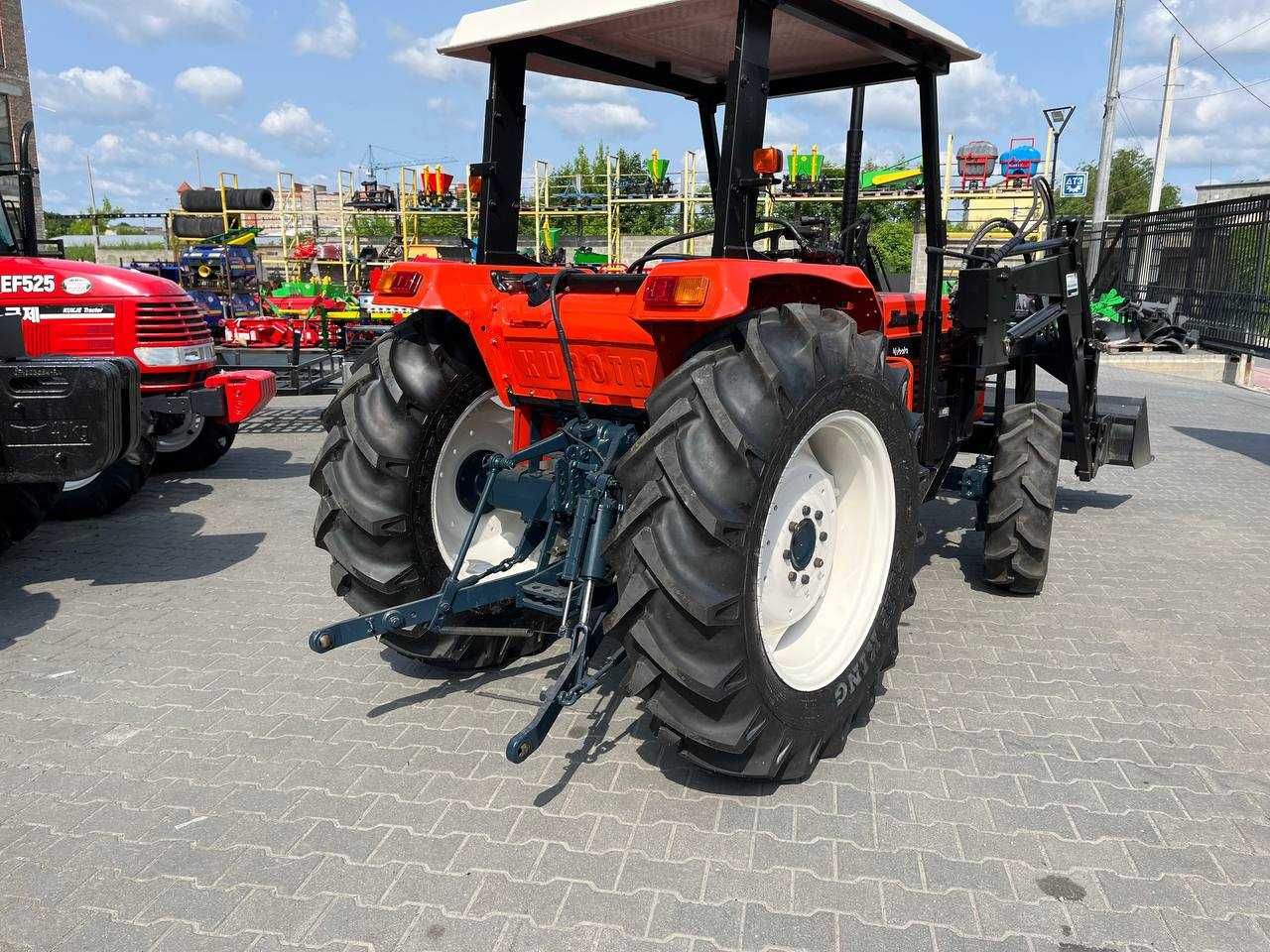 Kubota L1-455 Front