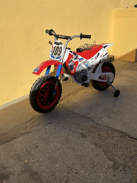 Mota de criança a bateria