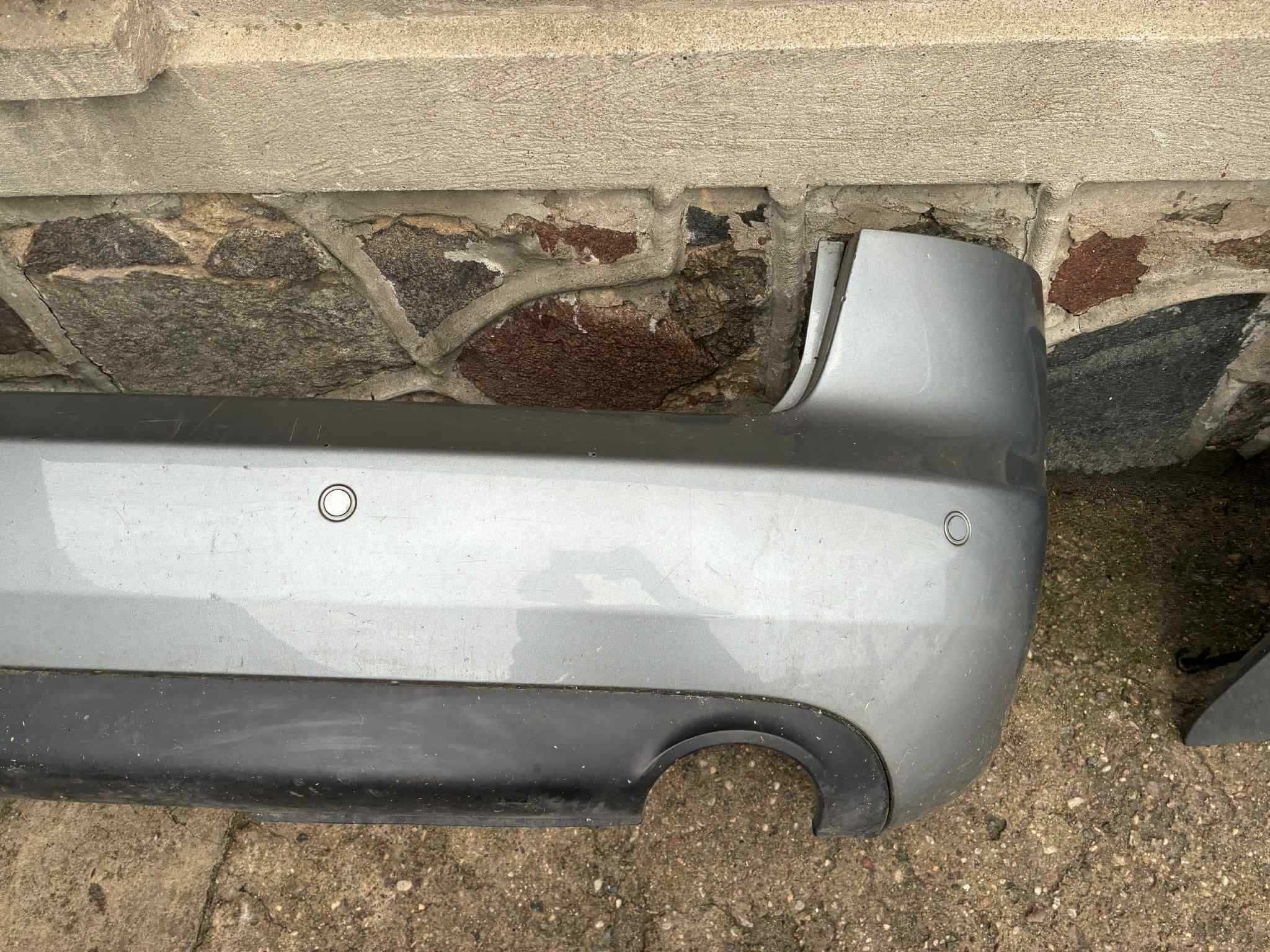 zderzak tył tylny pdc czujniki audi a4 b7 avant kombi LY7G