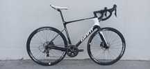 GIANT DEFY ADVANCED 1, Shimano Ultegra (hydraulika), Rozmiar M/L-56