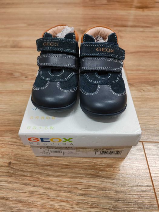 Geox nowe chłopięce sneakersy adidasy skóra granatowe rozm. 22