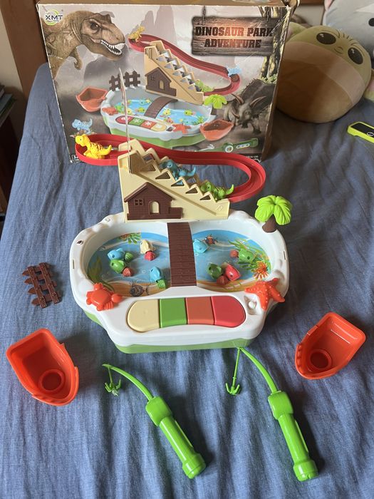 Интерактивна рибалка динозаври гра