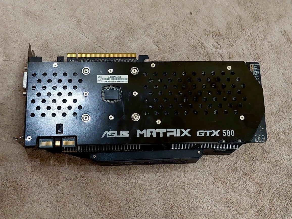 ASUS GTX 580 Matrix Platinum 1,5 ГБ відеокарта не робоча