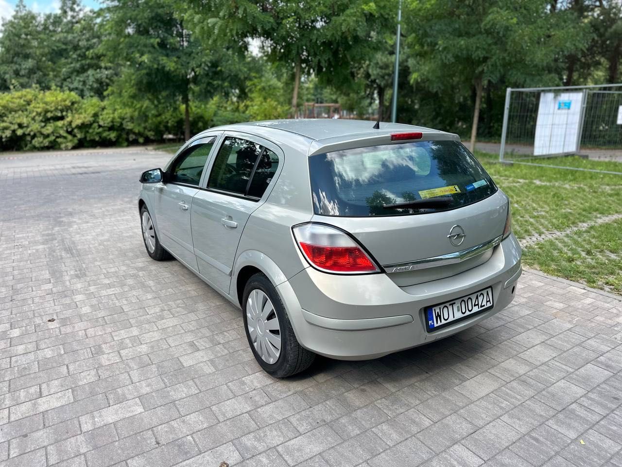 Opel Astra H 2006r klima ekonomiczne autko