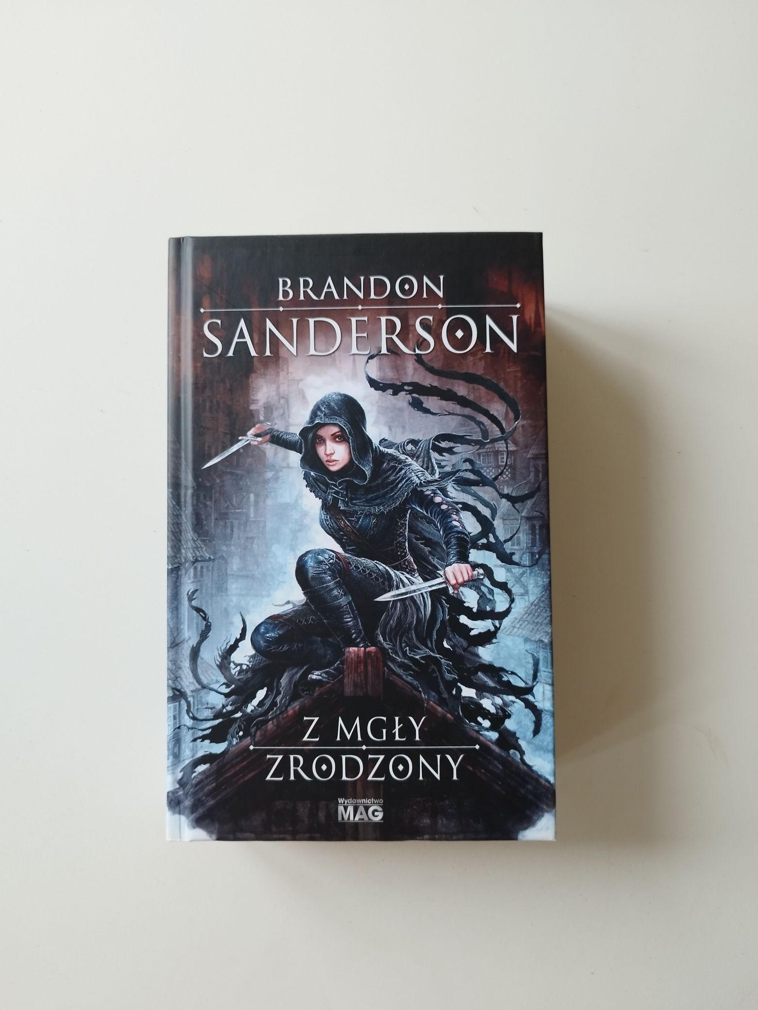 Brandon Sanderson Z mgły zrodzony