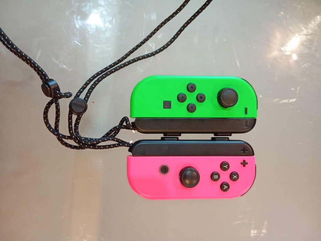 Joy-Con (par) + Base Carregamento 4x + Grip com Carga – Nintendo Switc