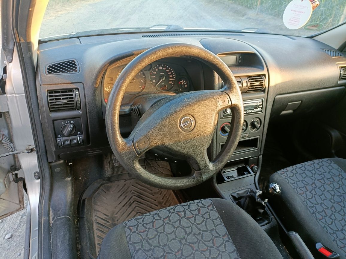 Opel Astra  1.6 mały przebieg