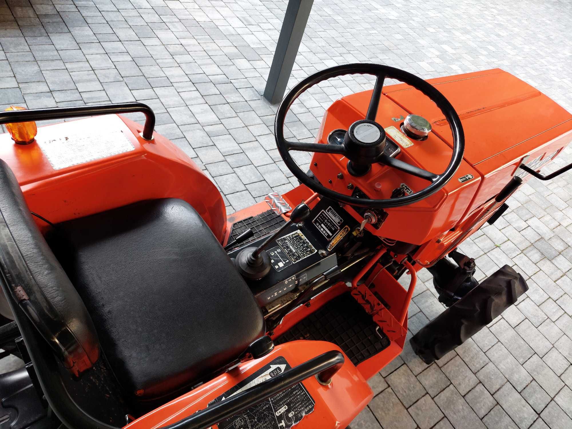 Mini Traktorek Japoński Hinomoto C144 4x4 15km Komplet zaczepów Kubota