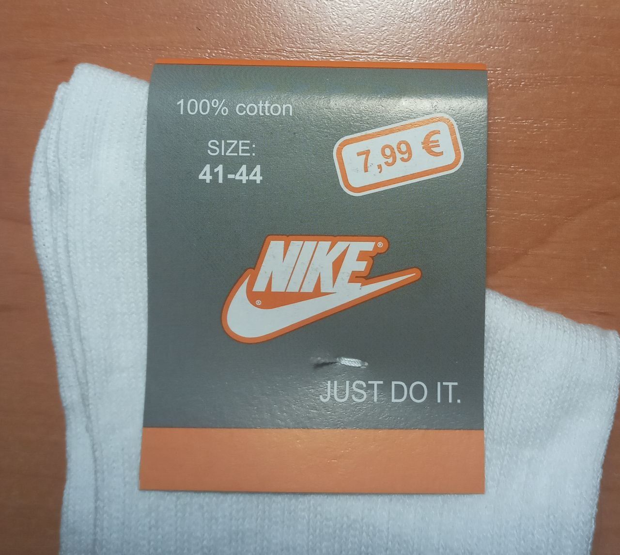 Продам носки унисекс, белые Nike
