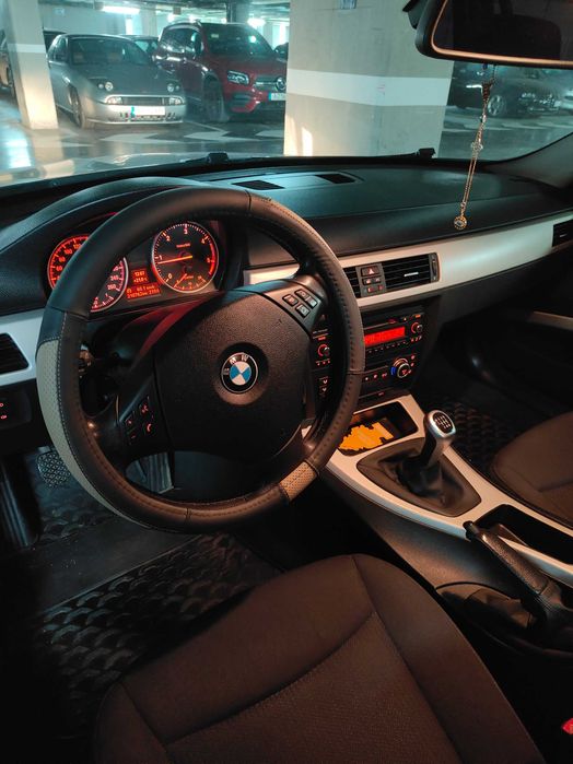 BMW 320d turing 2009