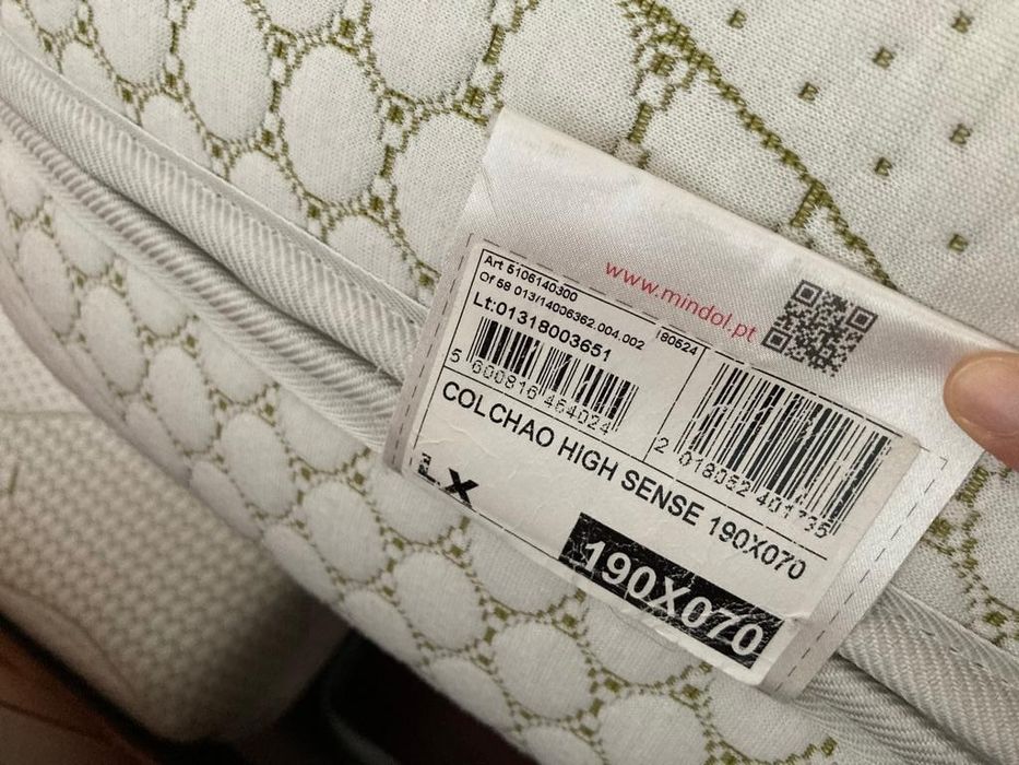 2 Estrados articulados eléctricos e 2 colchões Mindol