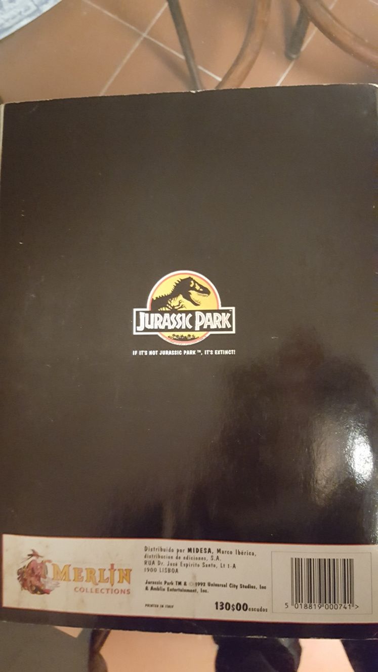Caderneta Jurassic Park Completa