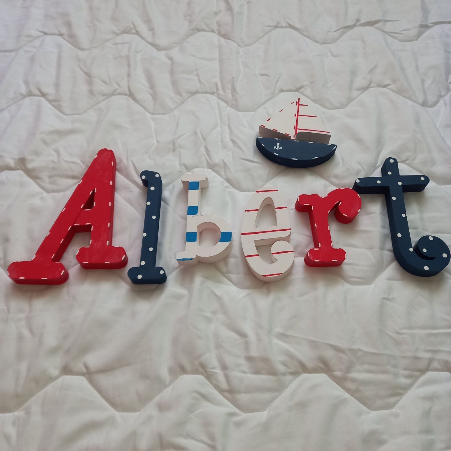 Litery, literki na ścianę, imię Albert