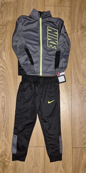 Nowe Dresy Nike rozm 104