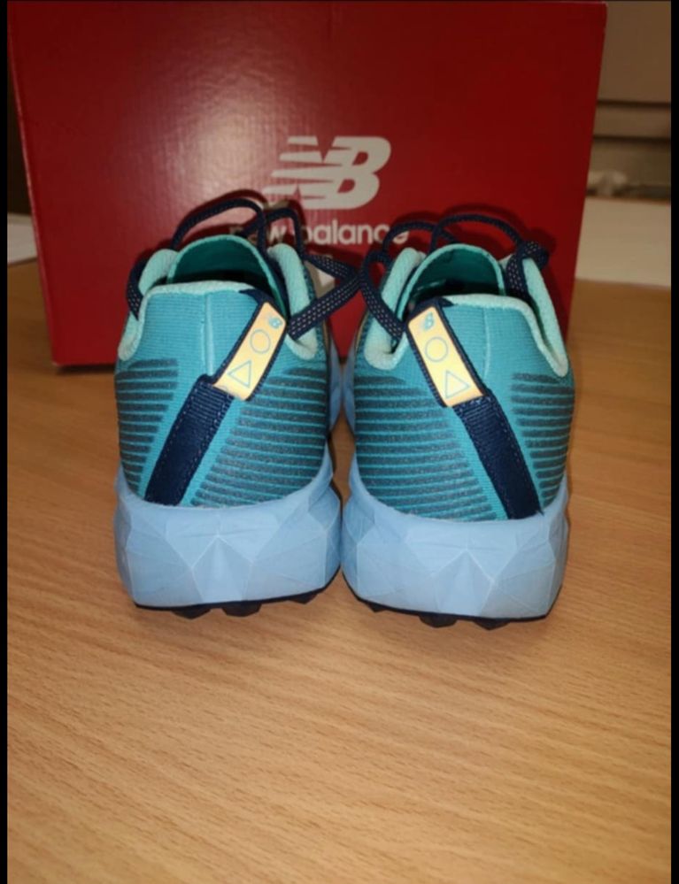 Buty damskie NEW BALANCE do biegania