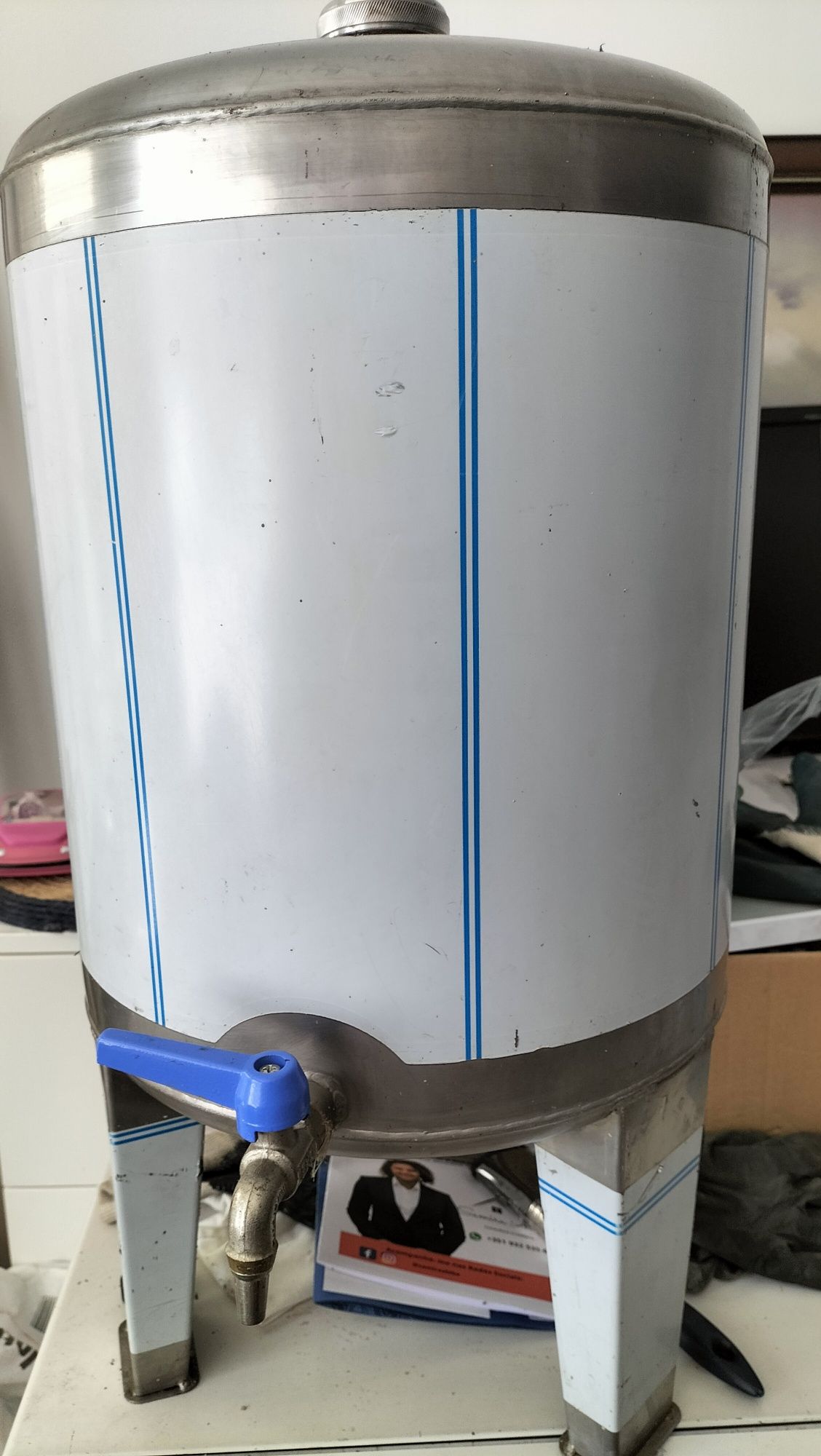 Equipamento para fabrico de vinho