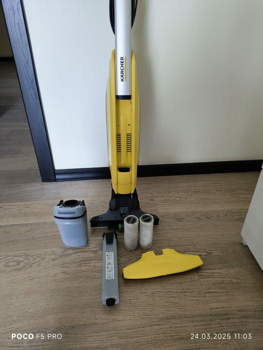 Электрошвабра/вертикальний миючий пилосос Karcher FC 5