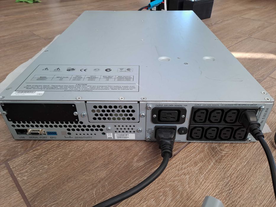 APC 3000 джерело безперебійного живлення