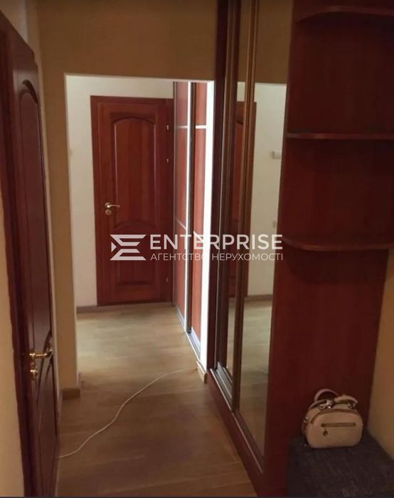 Продаж 2-к квартири з ремонтом та меблями  вул. Бальзака Троєщина