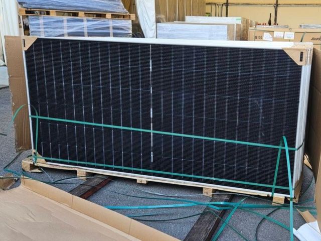 Невикористані сонячні панелі,оптовий продажJINKO SOLAR (630W)
Производ