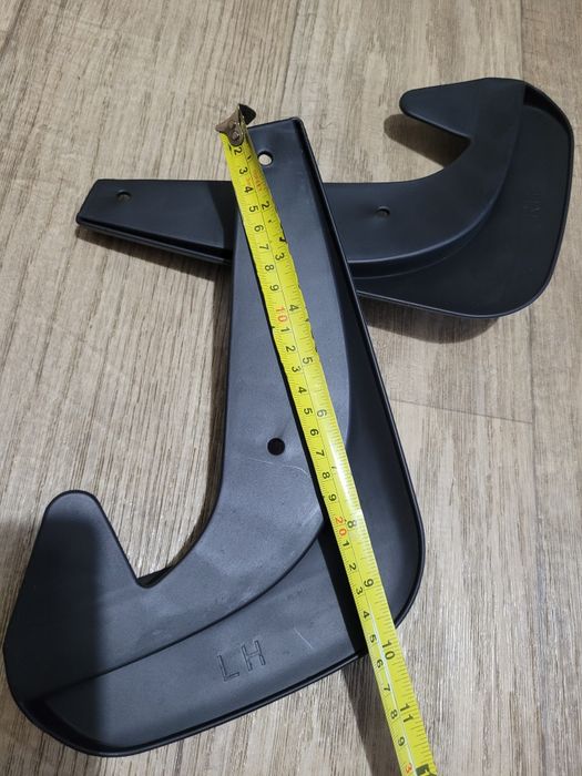 Брызговики універсальні