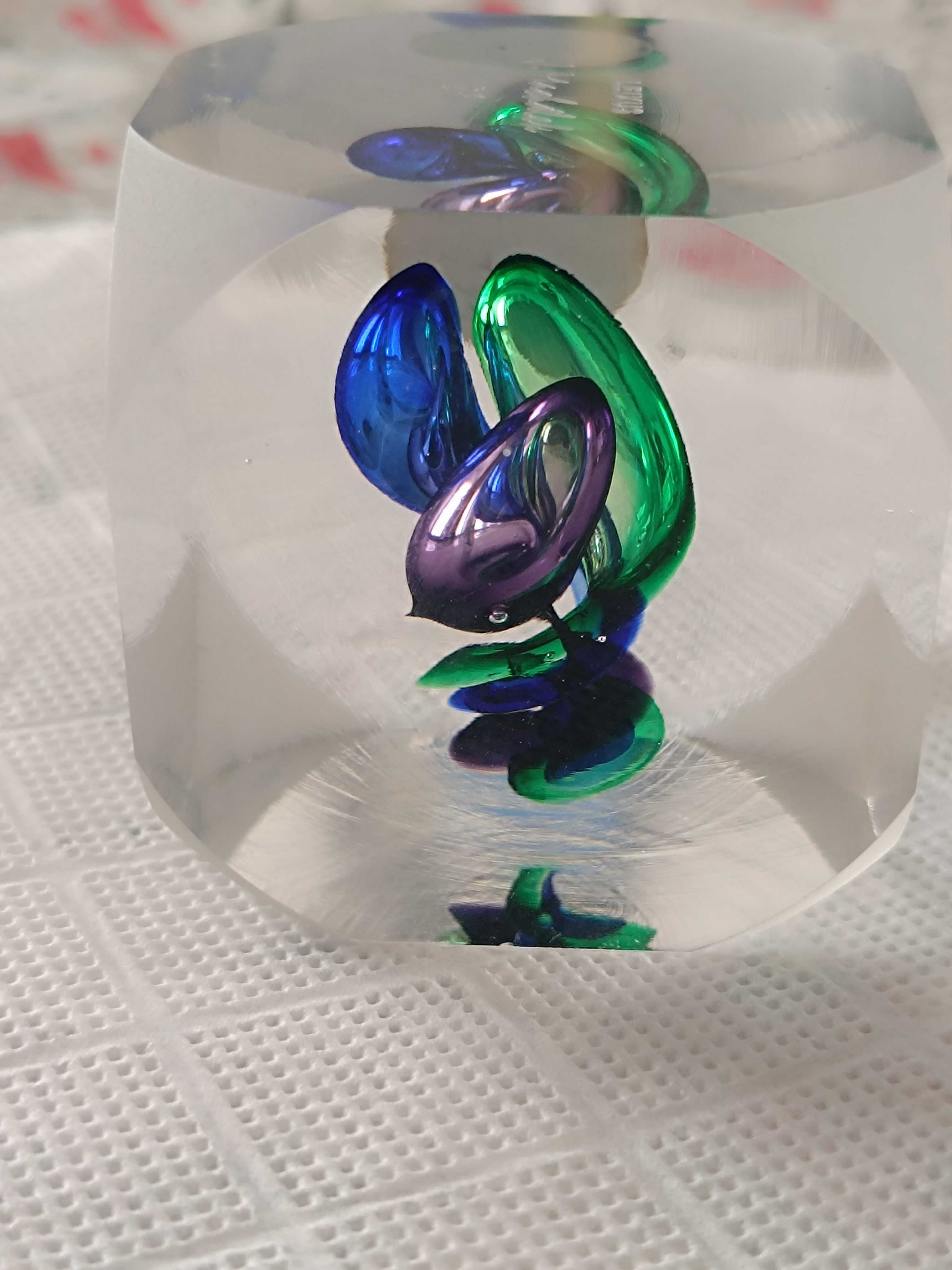 Escultura de cristal francesa assinada por Leixus J. Machalek.