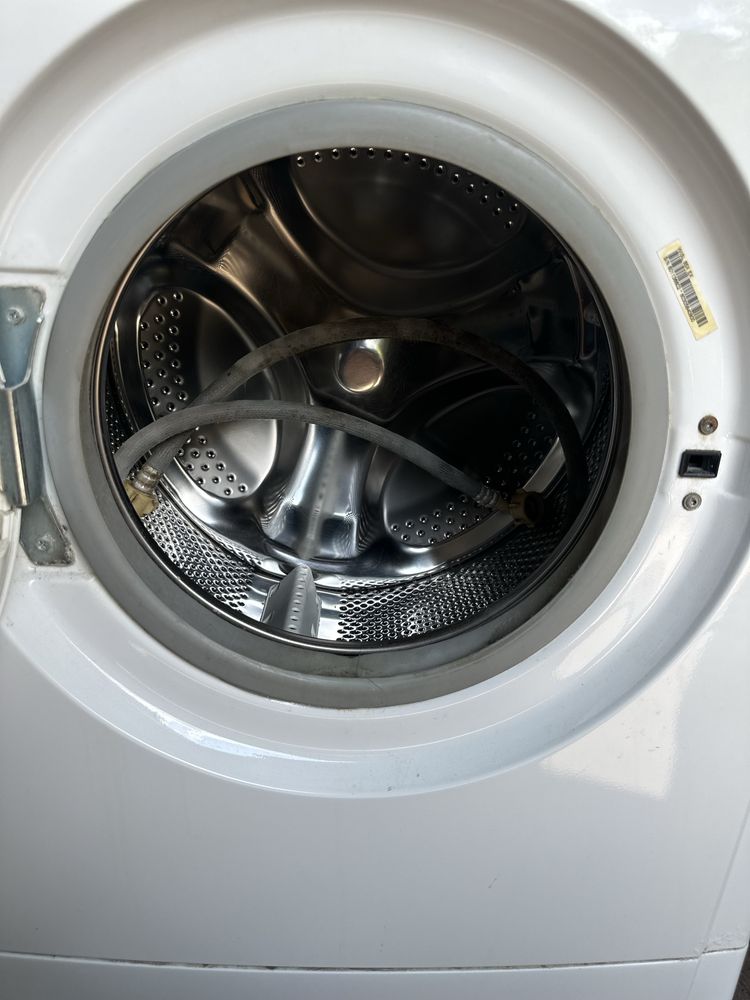 Стиральня машинка indesit wisl 85x