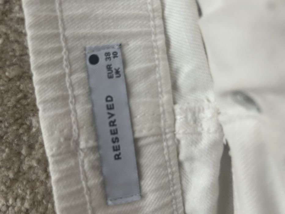 Spodnie jeansowe Reserved