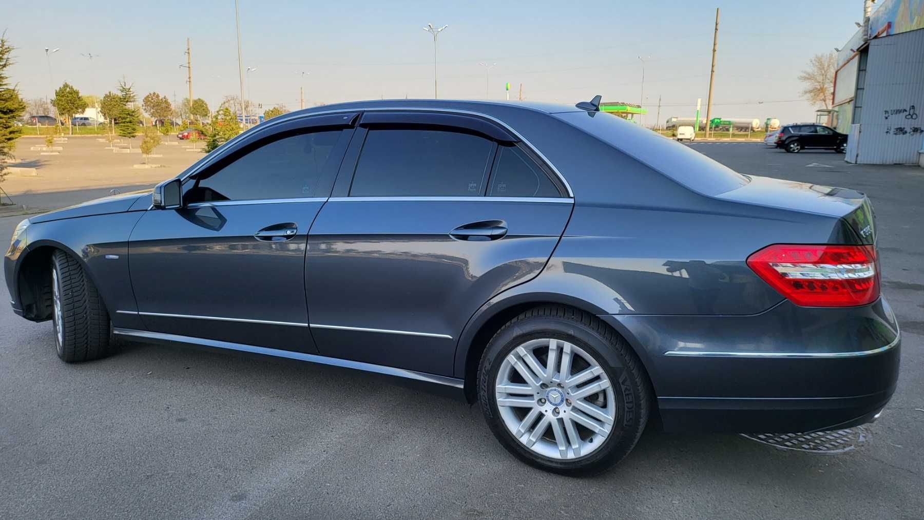 Mercedes E-Class 3.0 CDI кожа, люк 2011 год