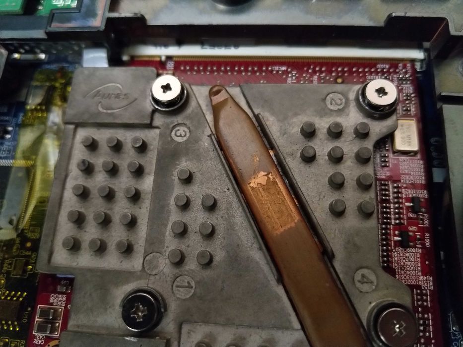 Acer Aspire 7720ZG (17.1 LCD)Pentium T3500/DDR2 2Gb/HD 3450/SSD 120Gb)