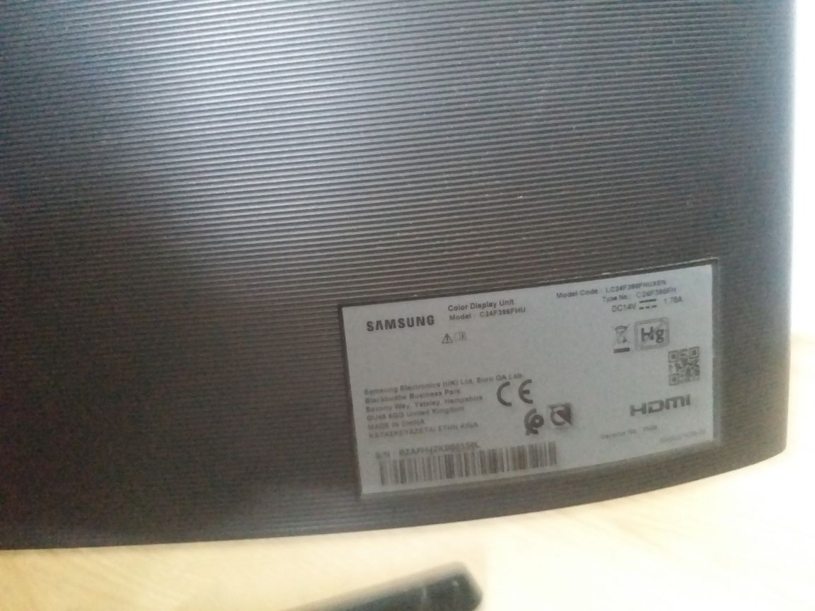 Monitor LED Samsung C24F396FHR 23,5