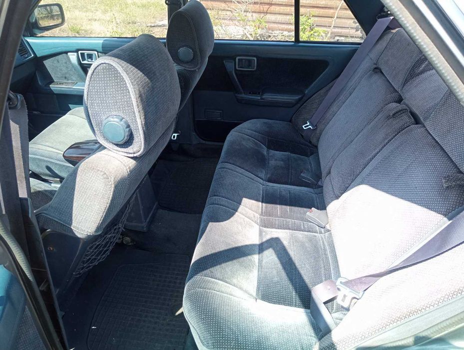 Автомобіль Nissan Bluebird (1990) на ходу