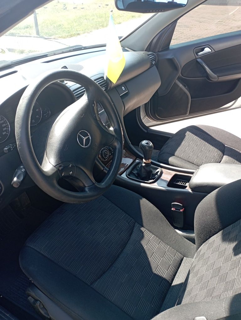 Автомобіль  Mercedes -Benz компресор 1.8