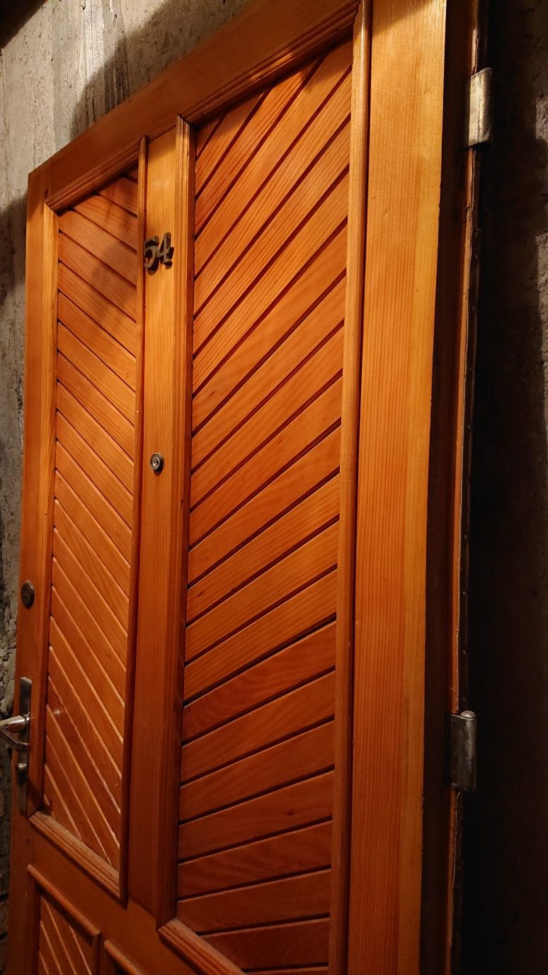 Drzwi drewniane wejsciowe na frez 82x196,5x2,5